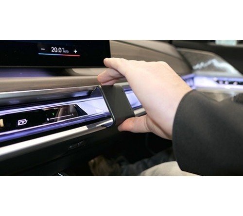 Proclip BMW i7 G70 23- Angled mount