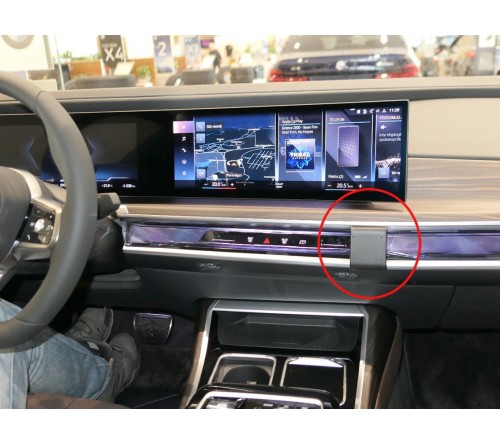 Proclip BMW i7 G70 23- Angled mount