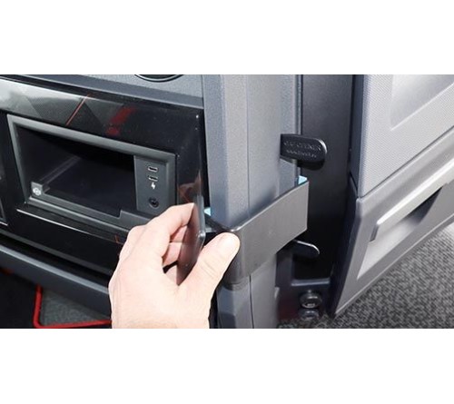 Proclip Renault T-series 23- Center mount