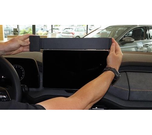 Proclip Skoda Kodiaq 24- Center mount-only with 13" screen
