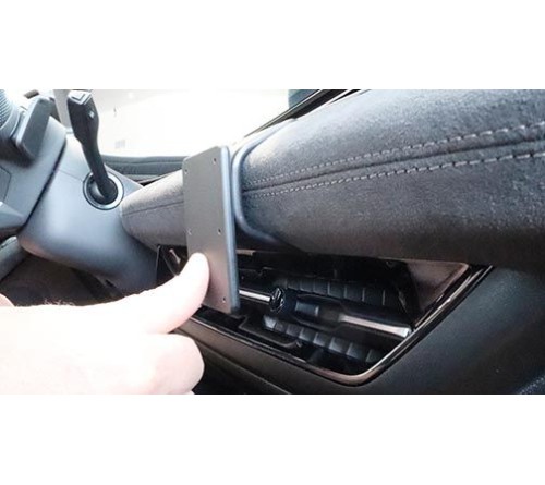 Proclip Audi Q6 25- Center mount