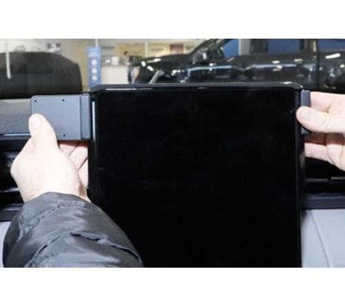 Proclip Ford Explorer EV 25-/ Capri EV 25- Center mount