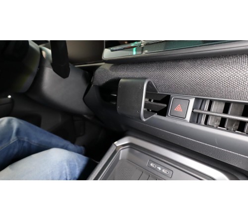 Proclip Volkswagen T-Roc 26- Center mount