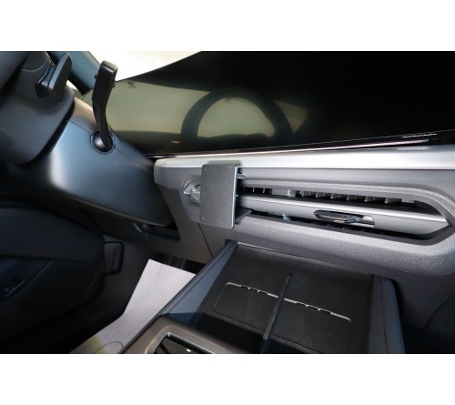 Proclip Audi Q4 e-tron 27- Center mount